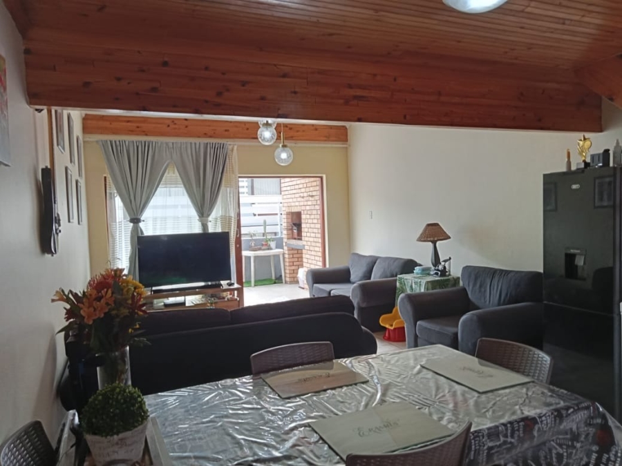 2 Bedroom Property for Sale in Beacon Bay Eastern Cape